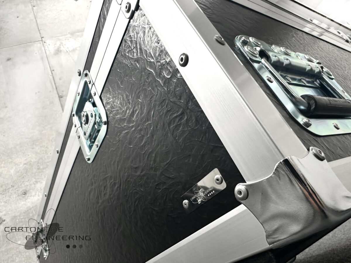 CAESSE エプソン EPSON EB-PU2213 プロジェクター + ELPLM15 レンズ 専用 フライトケース オーダーハードケース