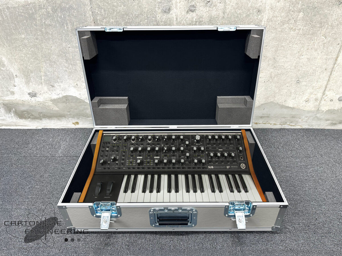 CAESSE モーグ MOOG MOOG Subsequent37 シンセサイザー専用 フライトケース オーダーハードケース